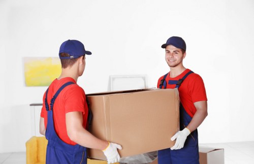 Removal Van Aldwych serving local London areas