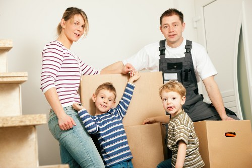 Efficient loading of belongings into a removal van